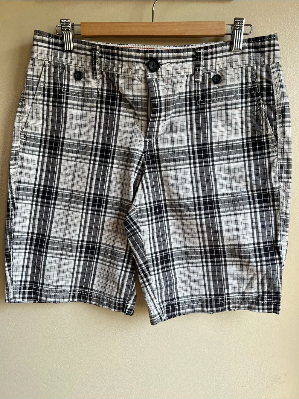 Dockers Women’s Size 8 Black White Plaid Mid Rise Bermuda Walking Shorts
